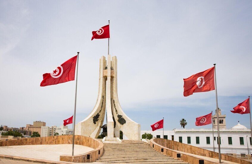 تونس ترحّل 10 آلاف مهاجر في عام 2025 وتؤكد رفضها التحول إلى منطقة عبور