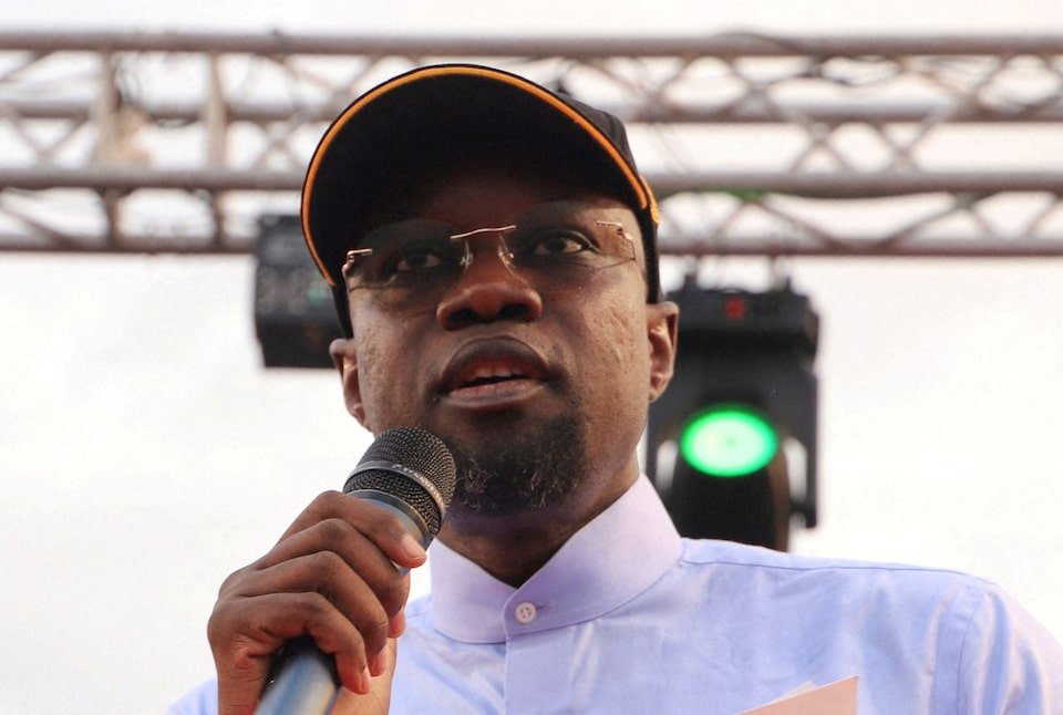 السنغال تحظر سفر المسؤولين الحكوميين مع تداعيات أزمة النفط