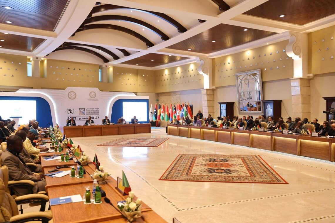 السنغال تدعو إلى إعادة تفعيل مجموعة دول الساحل والصحراء من طرابلس